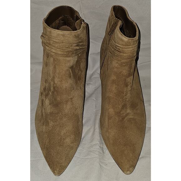 Bella Vita Women's Jani Ankle Booties - Picture 4 of 5